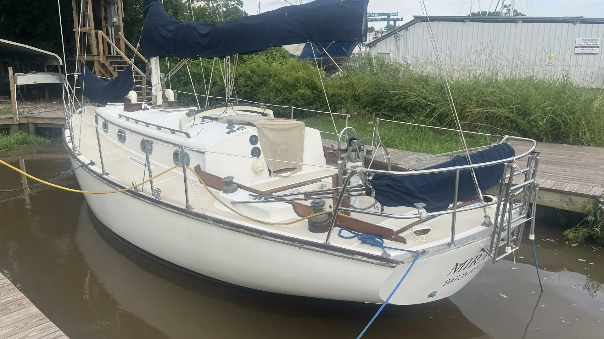 1981 Cape Dory 33