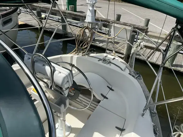 Pacific Seacraft 34