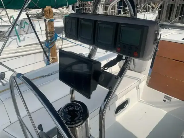 Catalina 320