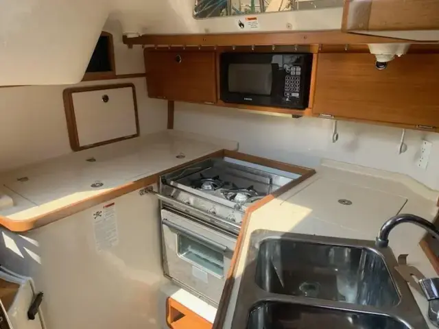 Catalina 320