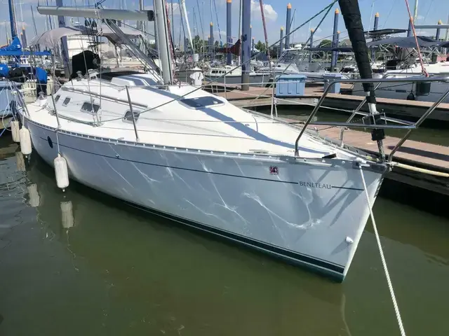 Beneteau Oceanis 300