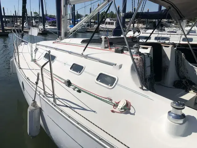 Beneteau Oceanis 300