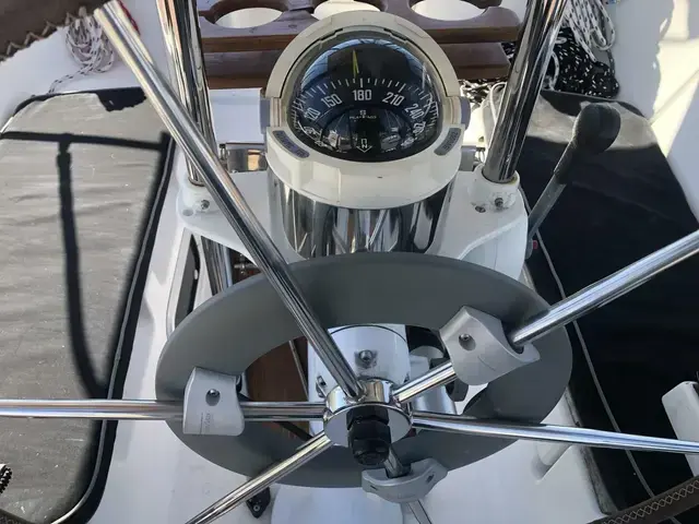 Beneteau Oceanis 300