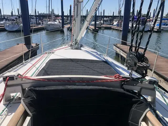 Beneteau Oceanis 300