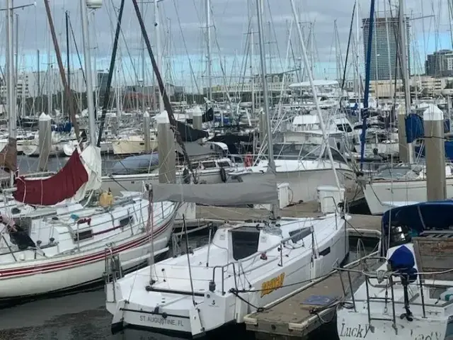 Beneteau First 27