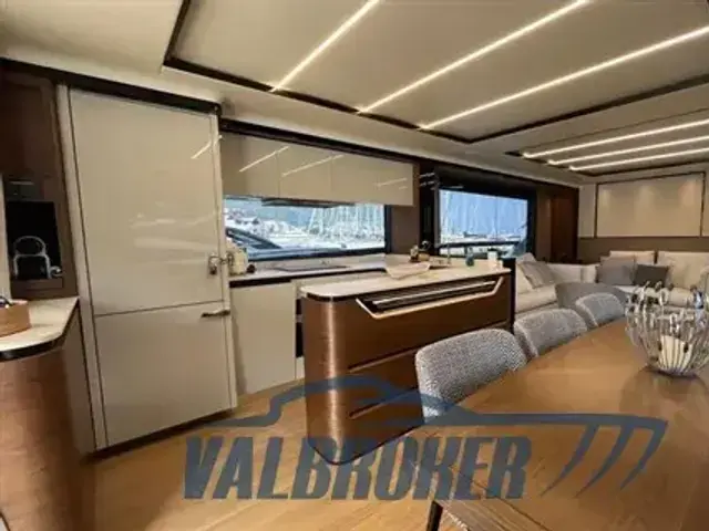 Absolute Navetta 68