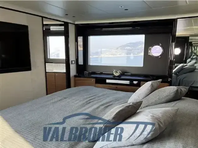 Absolute Navetta 68