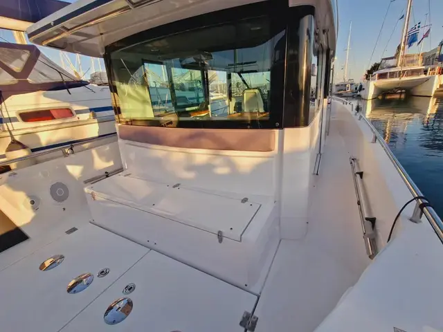 Axopar 37 Sport Cabin