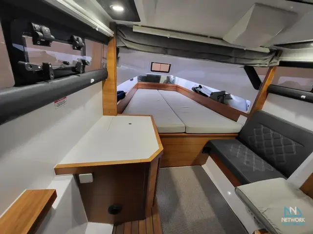 Axopar 37 Sport Cabin