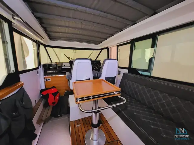 Axopar 37 Sport Cabin