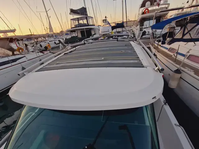 Axopar 37 Sport Cabin