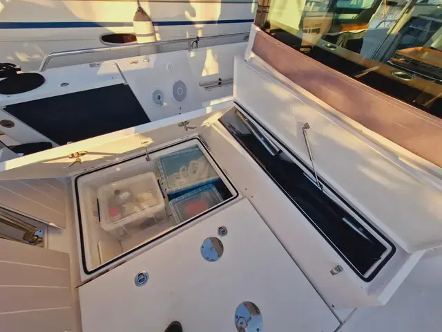 Axopar 37 Sport Cabin