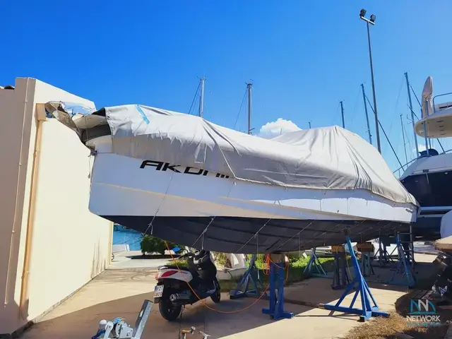 Axopar 37 Sport Cabin