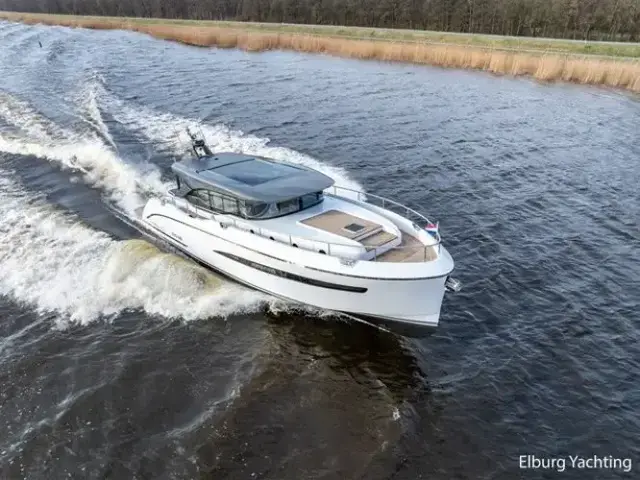 Van Den Hoven Voyager 50