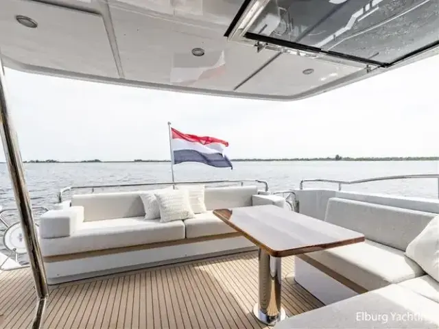 Van Den Hoven Voyager 56