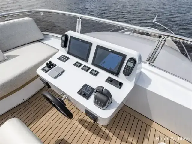 Van Den Hoven Voyager 56