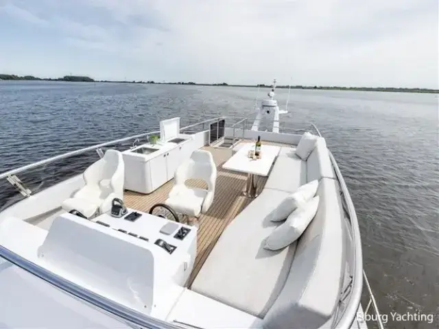 Van Den Hoven Voyager 56