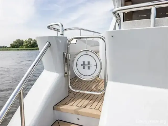 Van Den Hoven Voyager 56