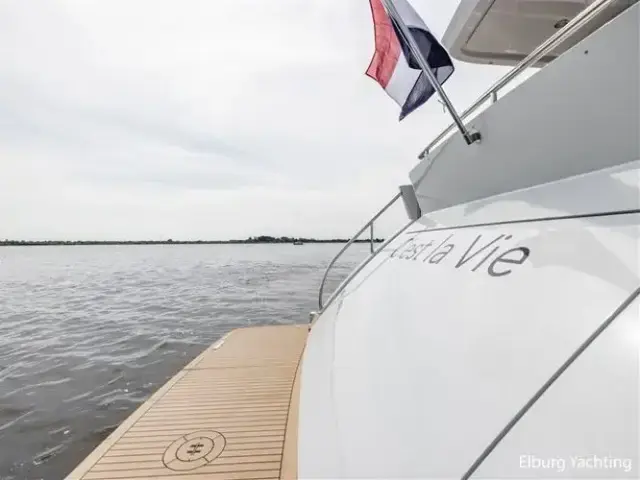 Van Den Hoven Voyager 56