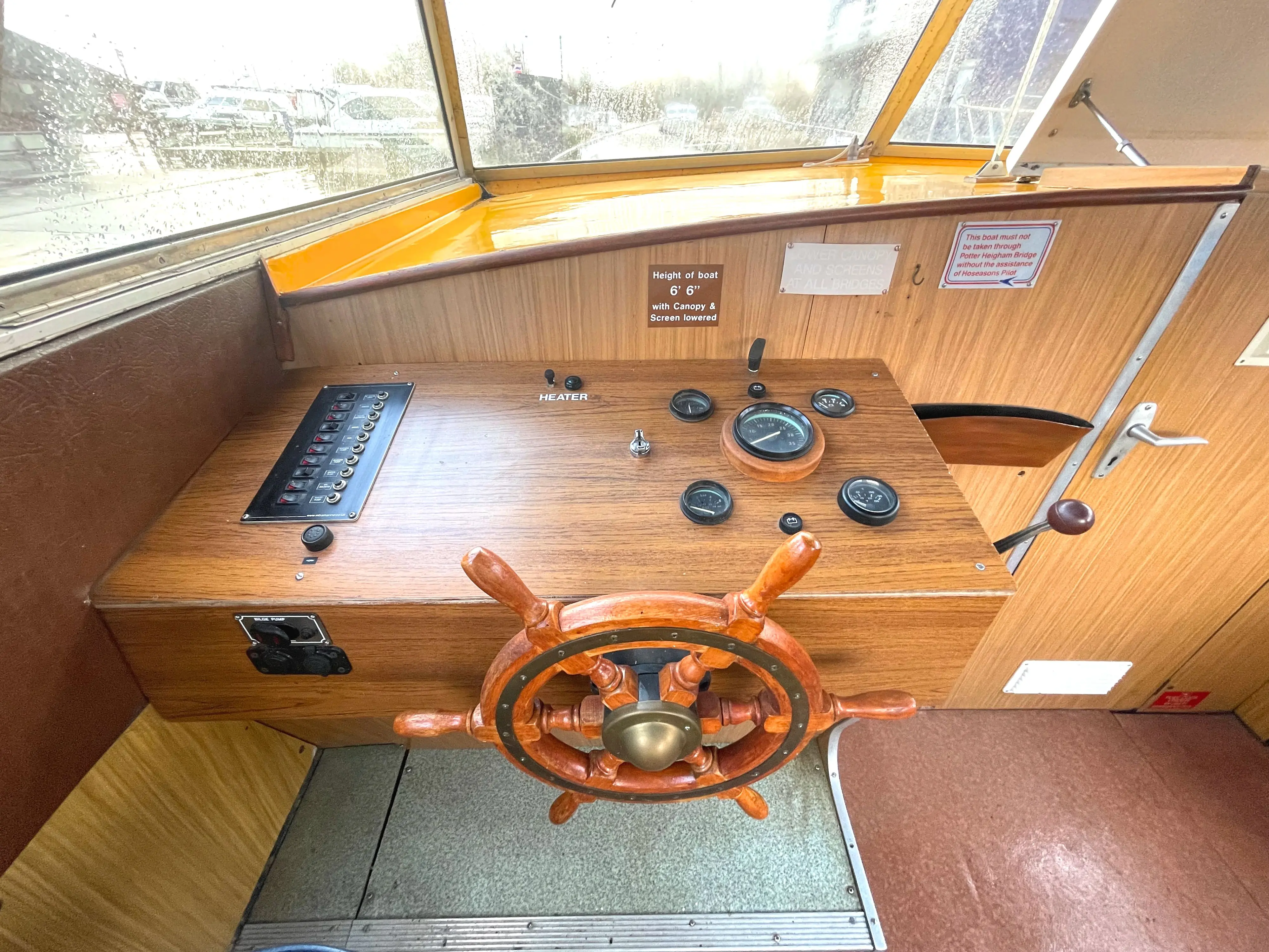 1978 Seamaster 30 aft cabin