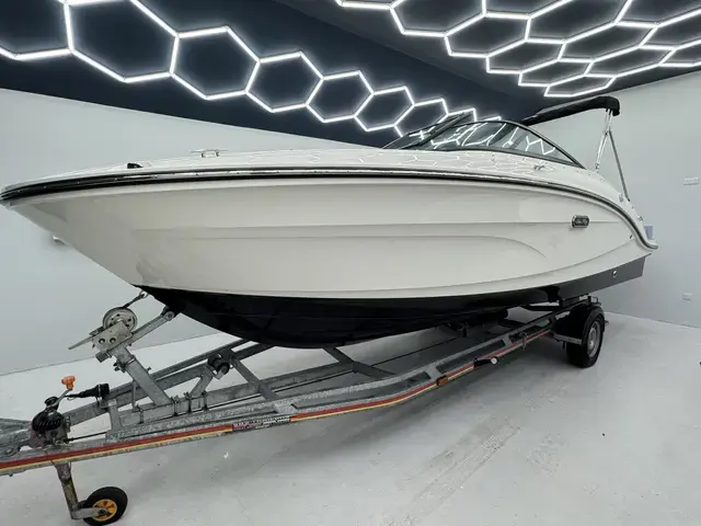 Sea Ray 210 SPXE