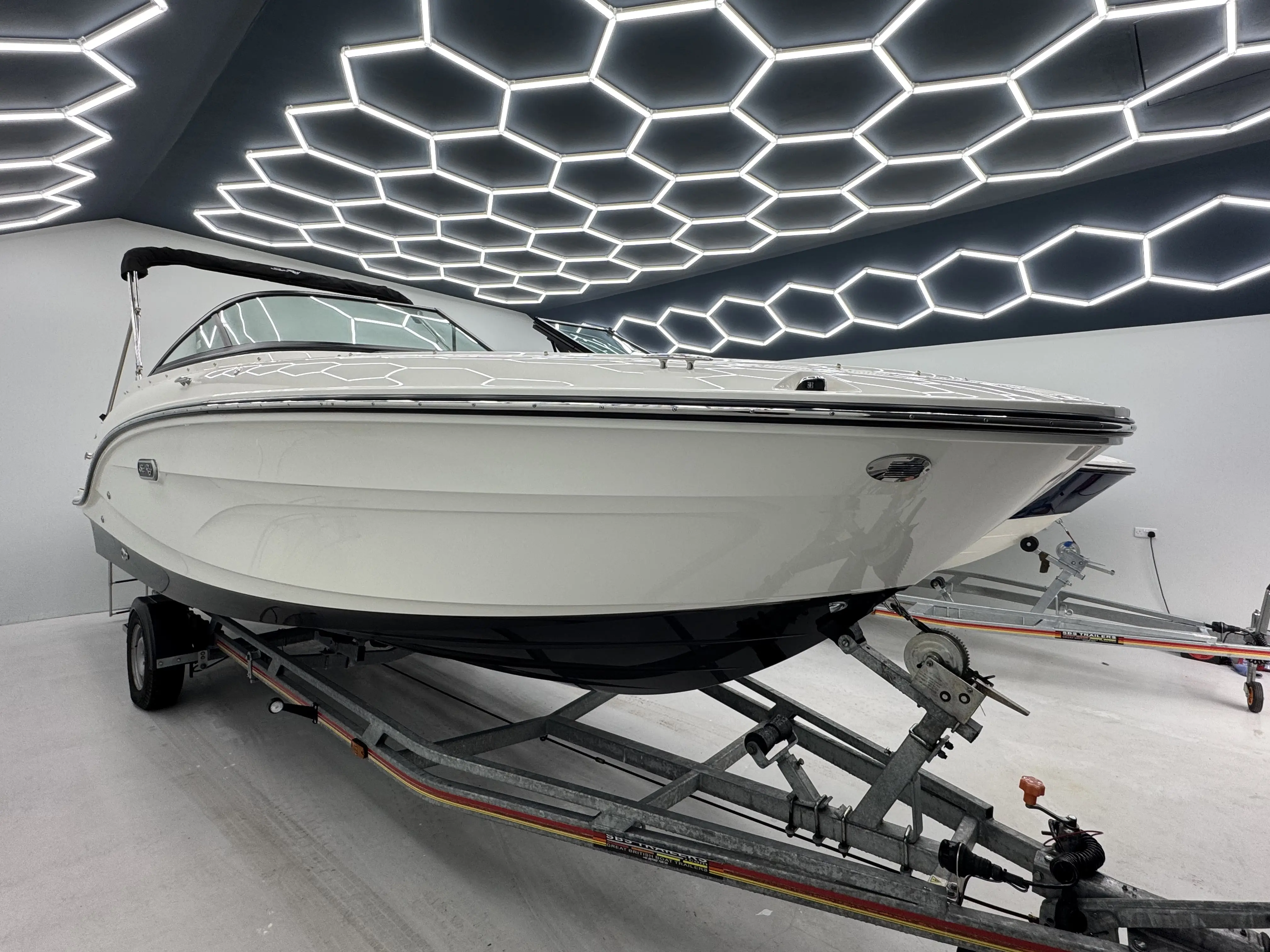 2024 Sea Ray 210 spxe