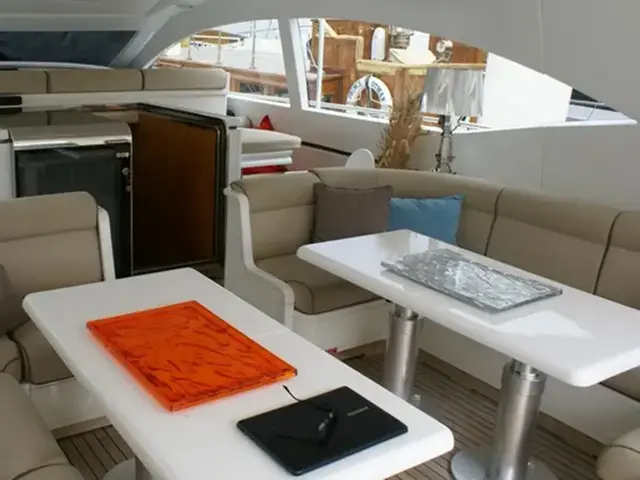 Mangusta 72