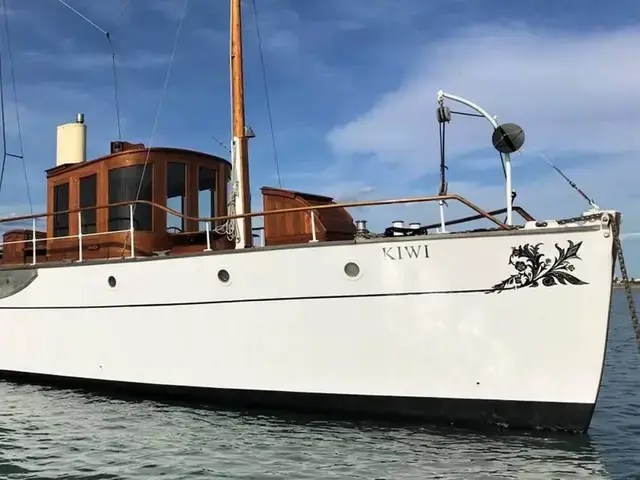 SOUTHAMPTON YACHT SERVICES motor gentleman's yacht