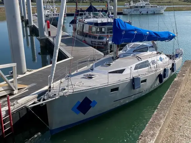 Construction Navale Bordeaux Tempo 40 – Lifting Keel