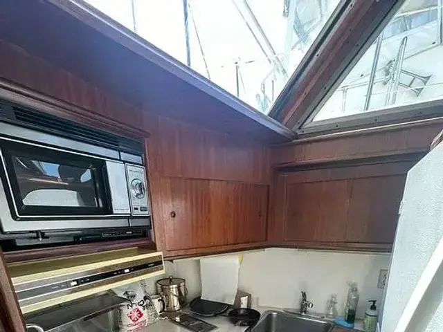 Hatteras 38 Double Cabin