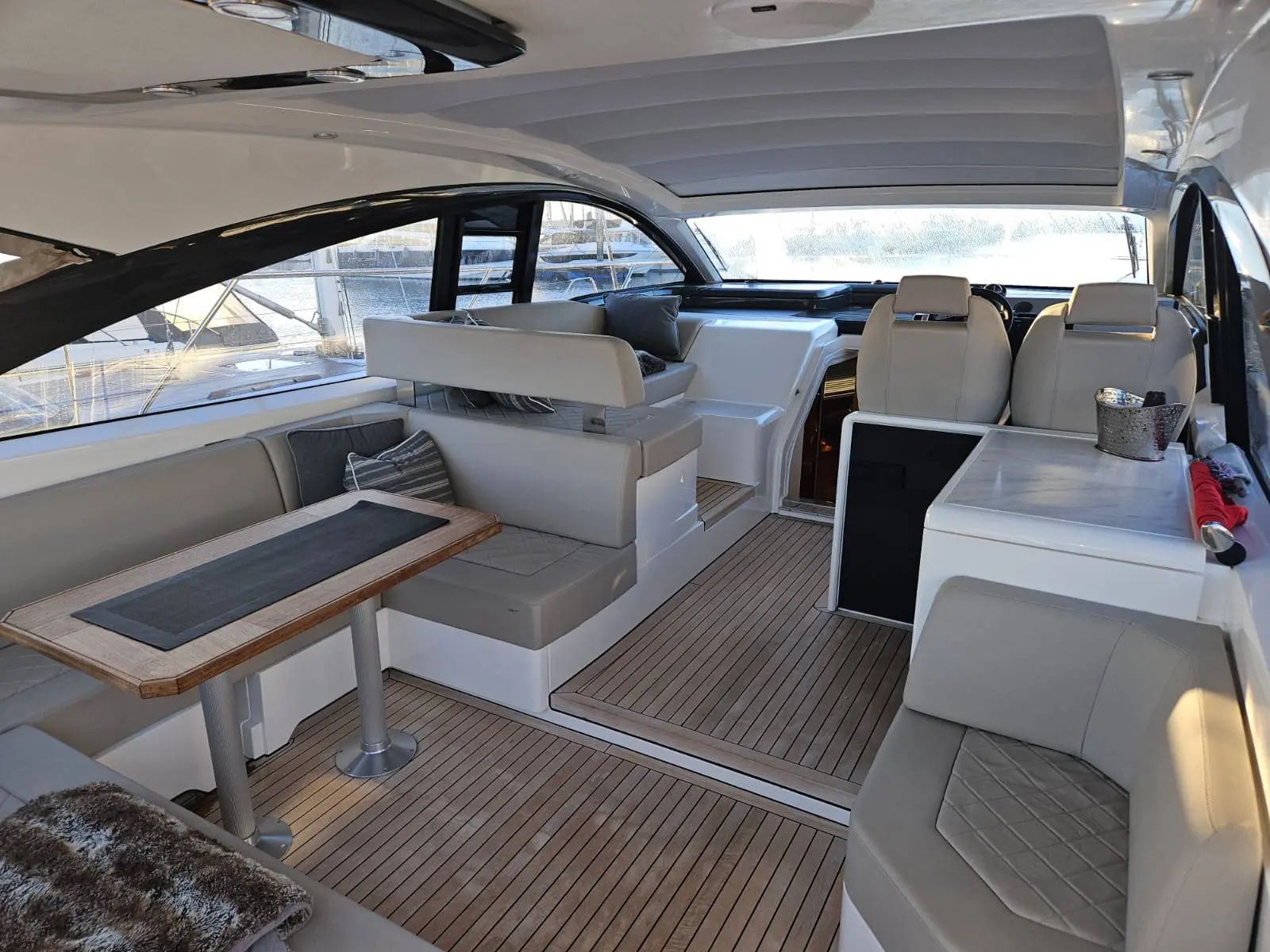 2019 Fairline targa 43