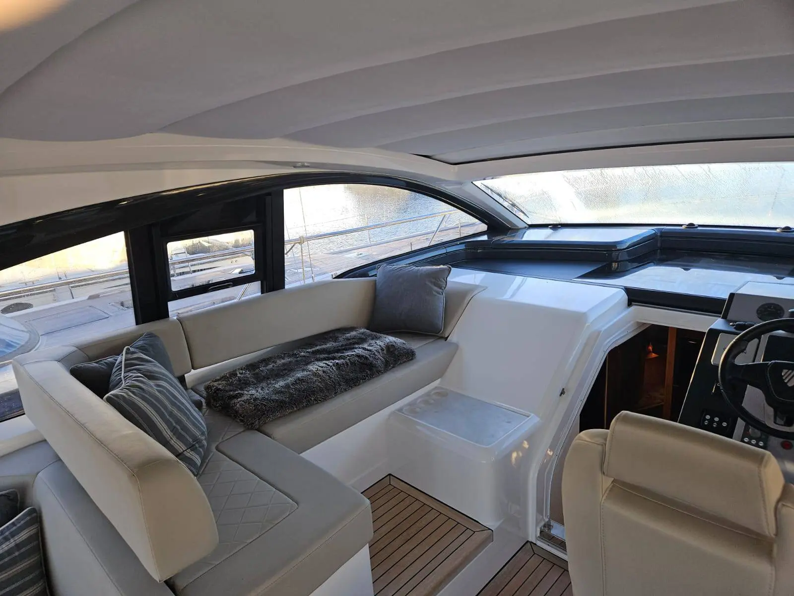 2019 Fairline targa 43