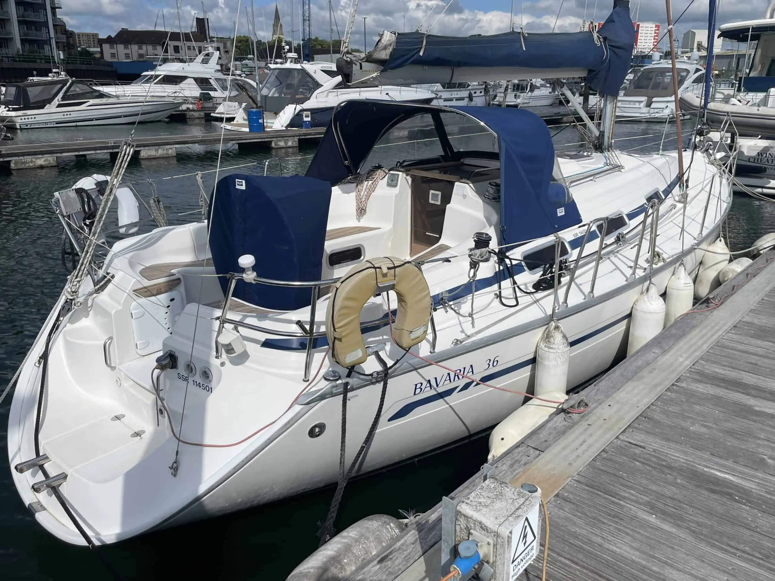 2005 Bavaria 36