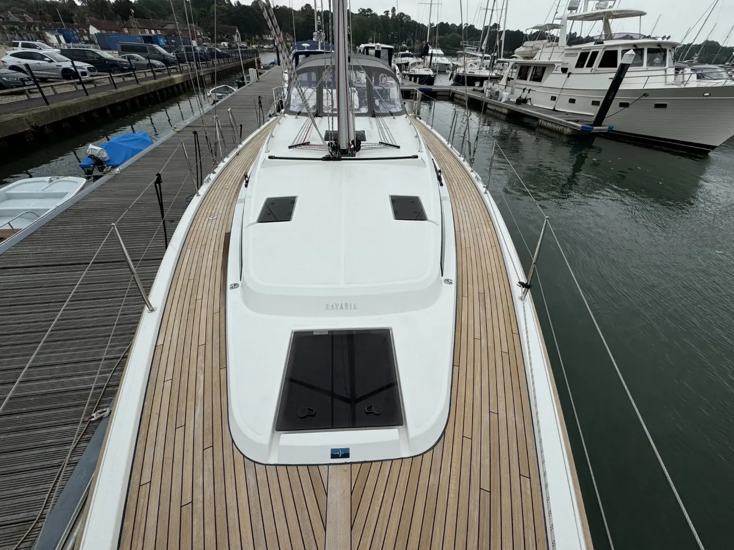 2020 Bavaria c 42