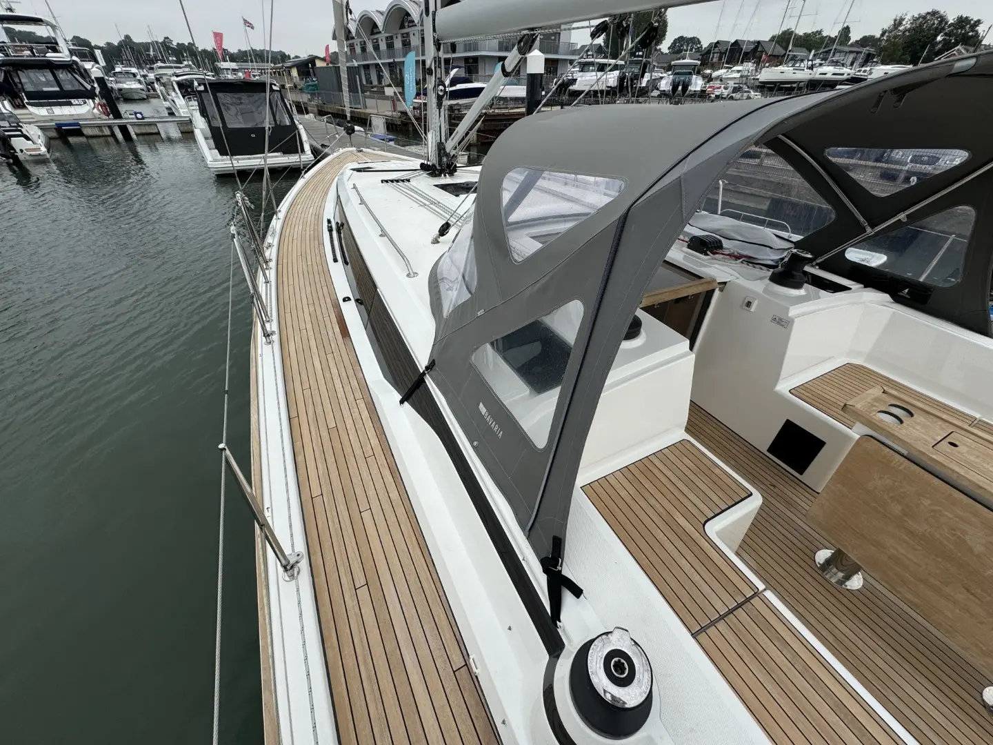 2020 Bavaria c 42