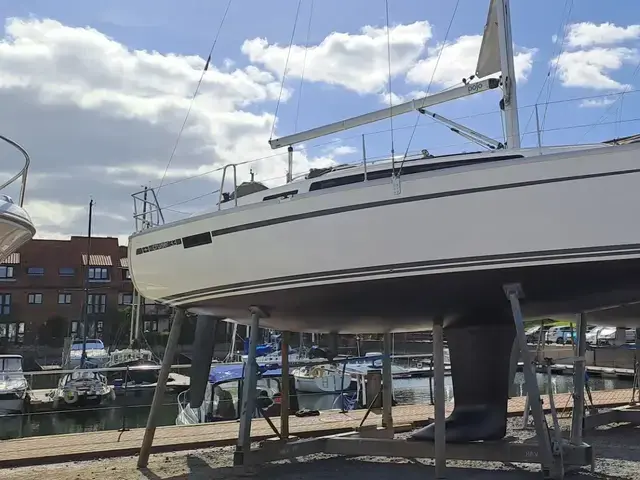 Bavaria 33 Cruiser