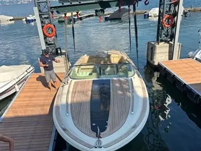 Chris Craft 32 Corsair