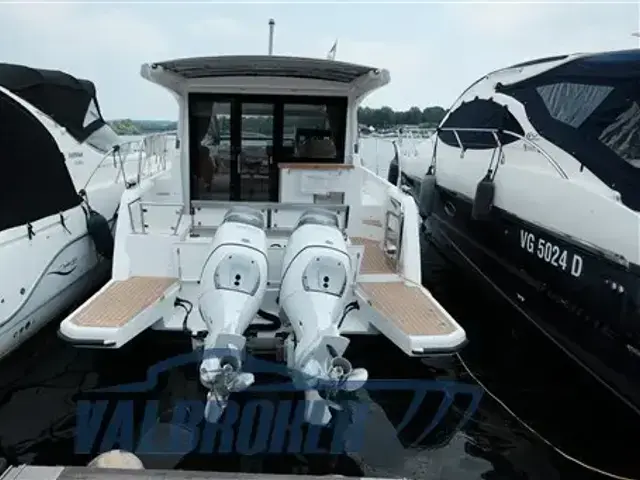 Sealine C335V