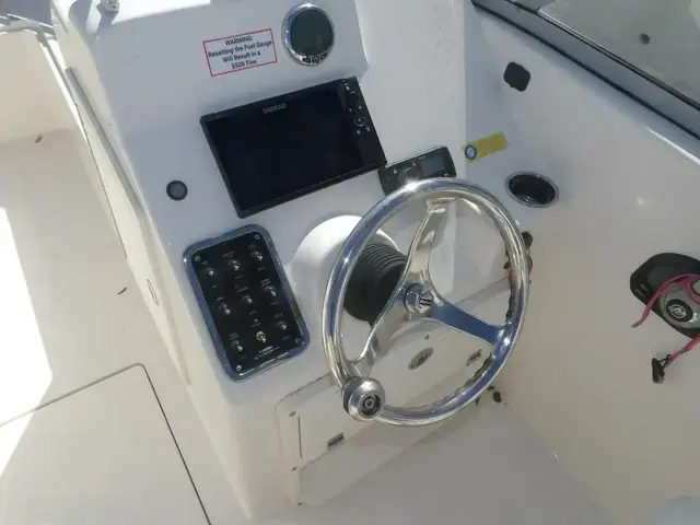 Cobia 220 Dual Console