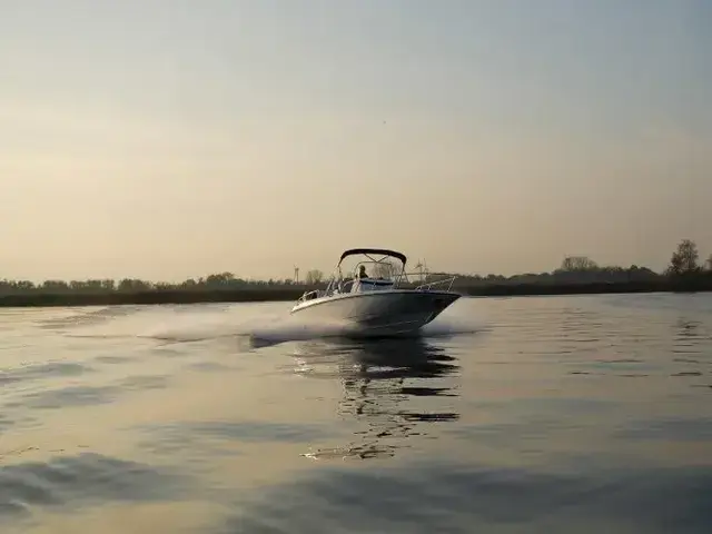 Boston Whaler 270 Dauntless