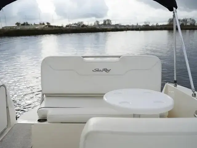 Sea Ray 255 Sundancer