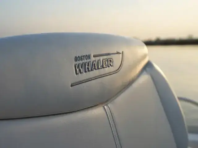 Boston Whaler 270 Dauntless