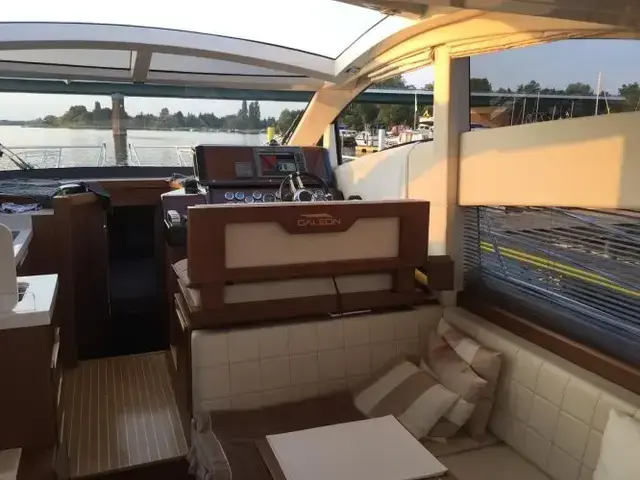 Galeon 325 HTC