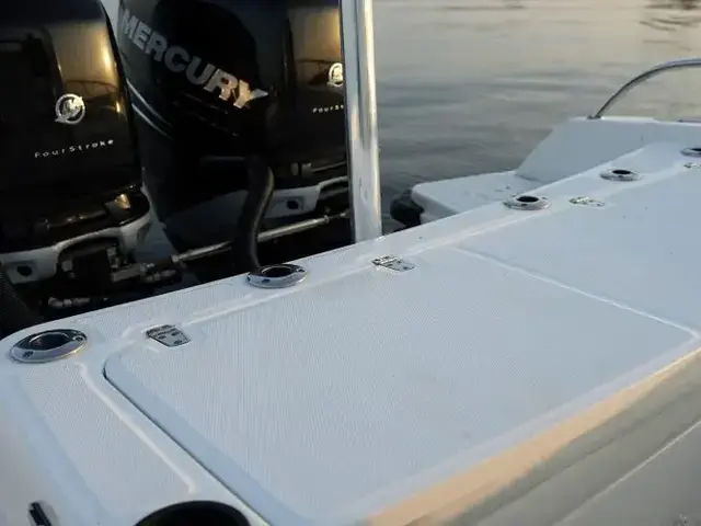 Boston Whaler 270 Dauntless