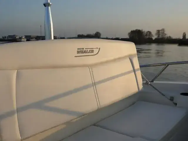 Boston Whaler 270 Dauntless