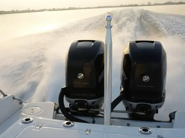 Boston Whaler 270 Dauntless