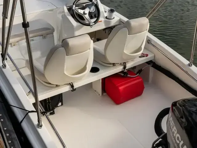 Boston Whaler 130 Super Sport