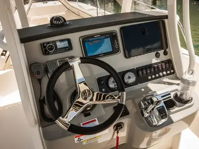 Boston Whaler 250 Dauntless