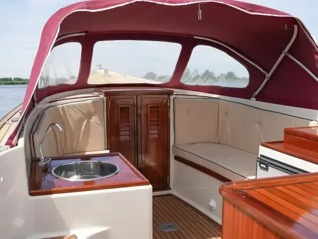 Interboat Semi Cabin 25