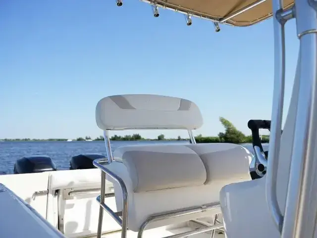 Boston Whaler 270 Outrage